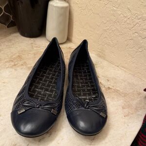 Vionic Women's Dark Blue Loafers with Bow